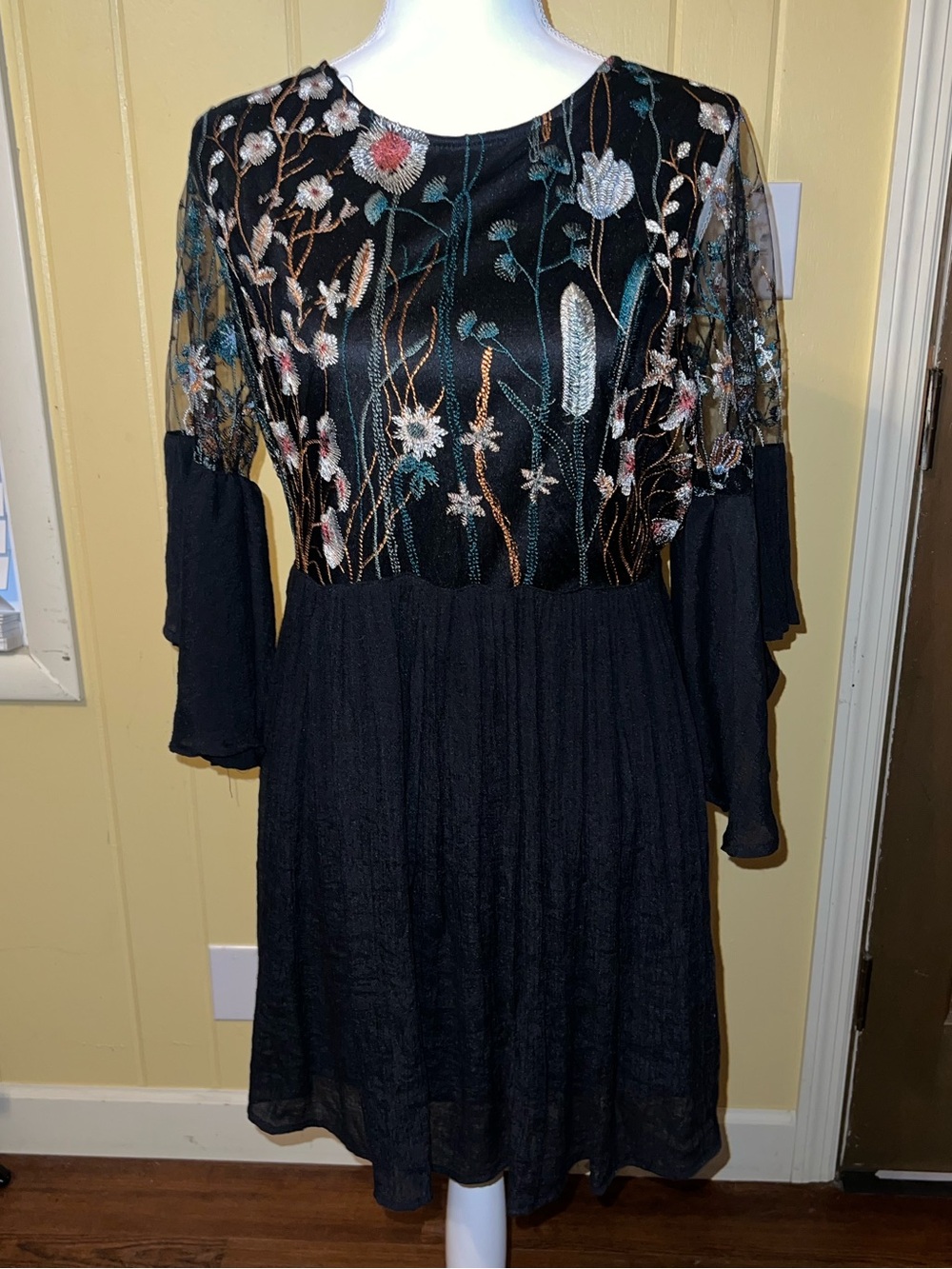 Embroidered Black Babydoll Dress Wide Flutter Sleeve Floral Sheer Fairy Size S - Picture 2 of 11